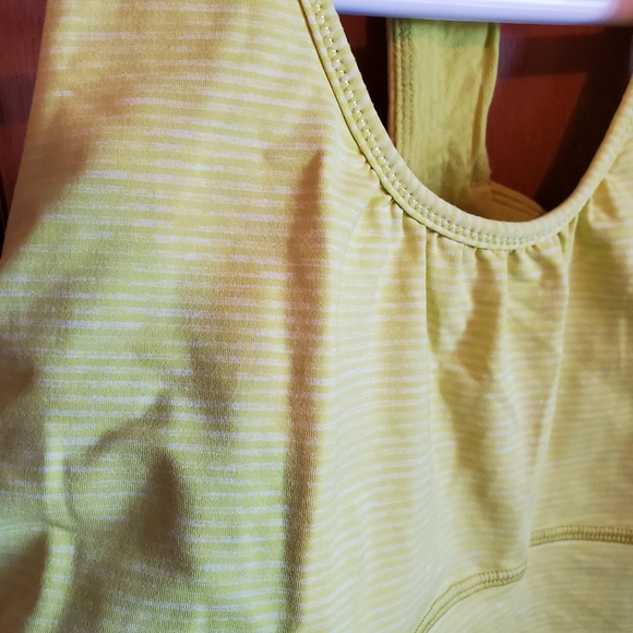 Lululemon Turbo Tank - Picture 3 of 7